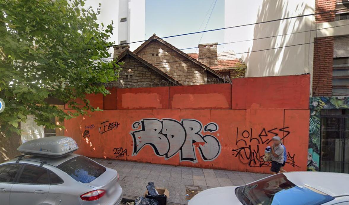 Excelente Lote a 200 metros de Plaza Mitre Sobre calle Falucho, superficie de 337