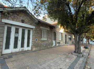 Casa · 113m² · 4 Ambientes · 1 Cochera · PH en Pompeya
