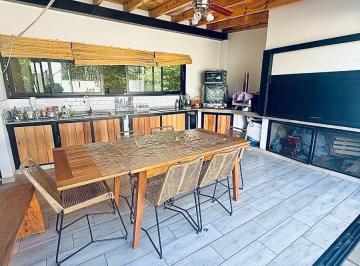 PH de 4 ambientes, Villa Real · Casa 4 Ambientes con Terraza, Patio y Quincho con Parrilla – Excelente Estado