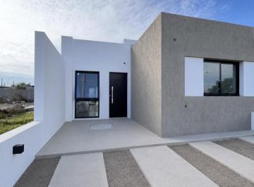 Casa · 85m² · 3 Ambientes · 1 Cochera · Casa en Barrio Norte 1