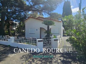 Casa · 518m² · 3 Ambientes · 1 Cochera · Casa en Venta en Luis Guillon
