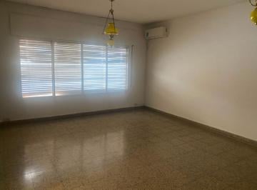Casa de 5 ambientes, Córdoba · Nuevo Ingreso - Alquiler Casa 2 Dorm - Cochera - Excelente Ubicacion!