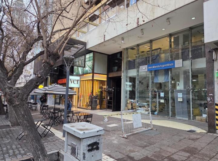 Local comercial · 560m²