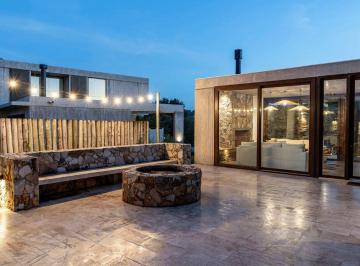Casa de 5 ambientes, Costa Esmeralda · Casa con 4 Dorm. en Venta y Alquiler en Residencial II