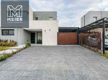 Casa · 150m² · 5 Ambientes · 6 Cocheras · Venta Casa 5 Ambientes - Casas de Santa María, Villanueva - Tigre