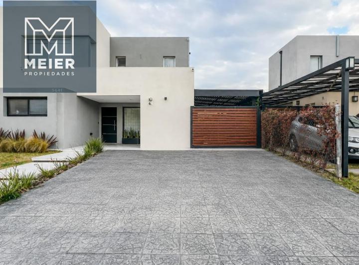 Casa · 150m² · 5 Ambientes · 6 Cocheras