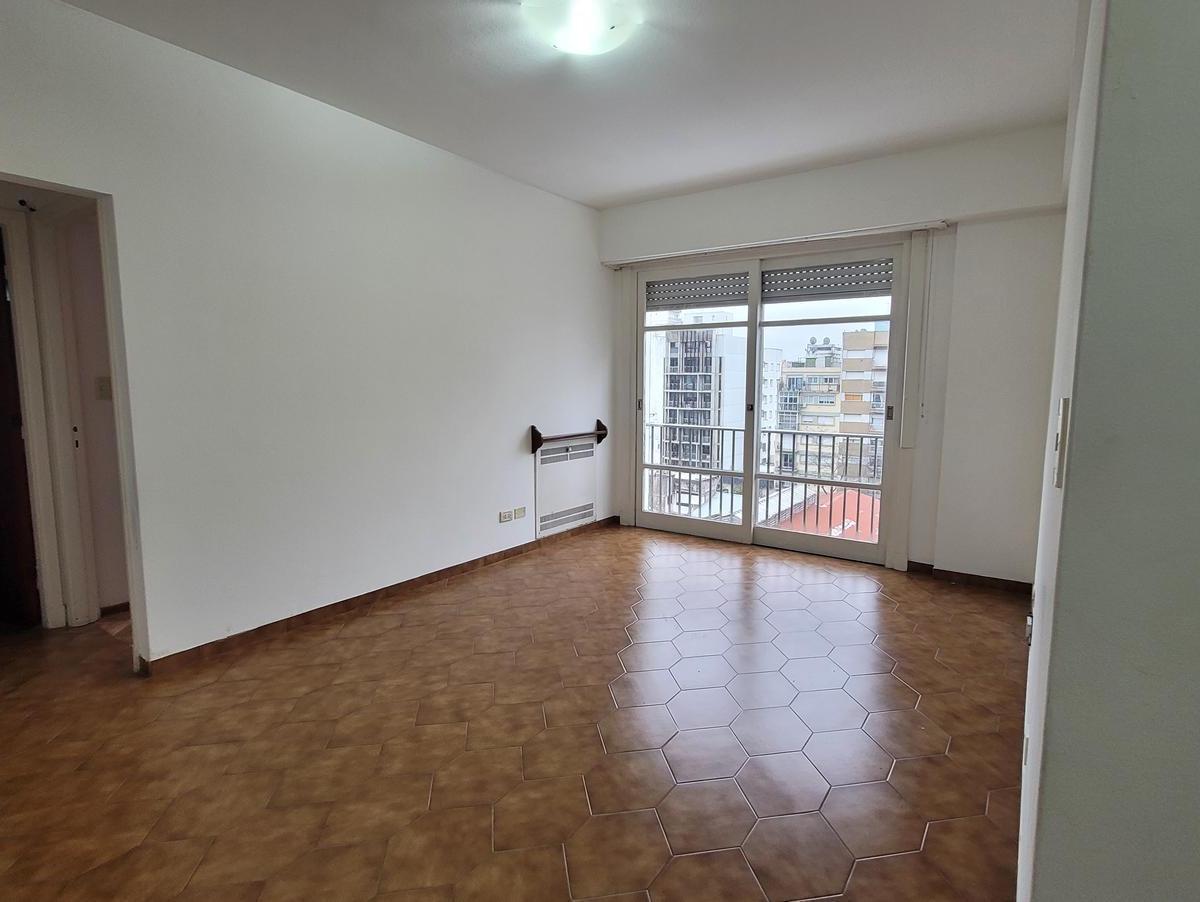Venta departamento 2 ambientes con balcón francés