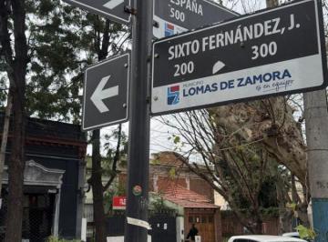 Terreno , Lomas de Zamora · Lote con Losa en Venta en Las Lomitas