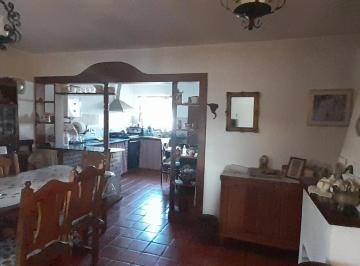 Casa · 154m² · 6 Ambientes · 1 Cochera · Casa con Depto Independiente en San Vicente - Ideal 2 Familias o Renta - Cerca de Plaza Lavalle