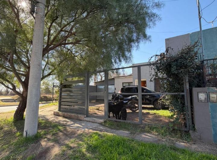 Casa · 80m² · 5 Ambientes · 1 Cochera