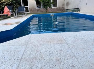 Casa · 280m² · 6 Ambientes · 6 Cocheras · Casa 6 Amb Sobre Lote 9x50, Piscina/sauna en Versalles