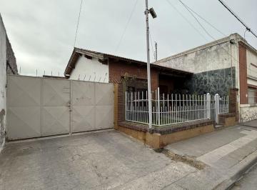 Casa de 4 ambientes, Bahía Blanca · Chalet con Gran Galpón en Villa Mitre