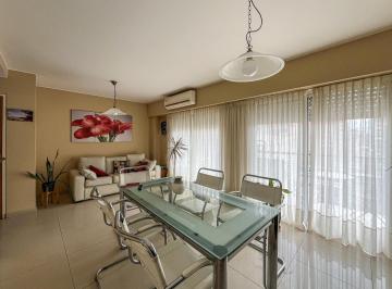 Departamento · 72m² · 4 Ambientes · 1 Cochera · Departamento de 2 Dorm. con Cochera en Increíble Zona