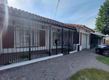 MIN-MIN-175_2 · Casa Tipo Chalet 3 Ambientes - Planta Baja Reciclado Total - Castelar Norte