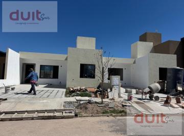 Casa · 100m² · 5 Ambientes · Duplex de Una Sola Planta en San Ignacio!