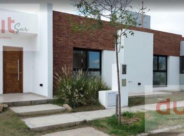 Casa · 80m² · 4 Ambientes · 1 Cochera · Excelente Duplex en San Ignacio Village!