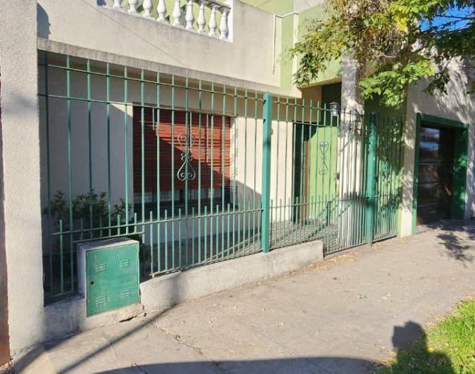 Casa · 290m² · 5 Ambientes · 5 Cocheras