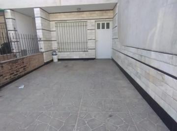 Casa · 90m² · 4 Ambientes · 1 Cochera · Alquiler Zona Sur. Duplex Laprida 4200.
