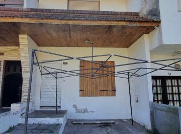 PH · 73m² · 3 Ambientes · 1 Cochera · Dúplex en Venta en Punta Mogotes con Jardín y Trotadora. a Refaccionar
