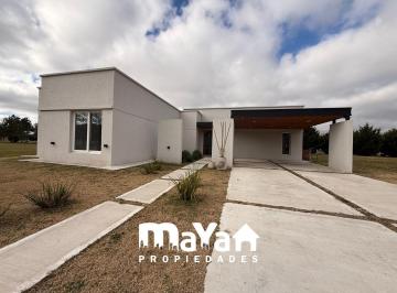 Casa · 147m² · 4 Ambientes · 2 Cocheras · Casa en Venta - El Cardal 2