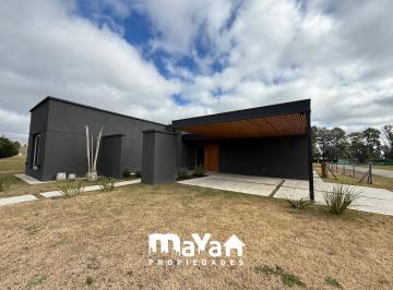 Casa · 141m² · 4 Ambientes · 2 Cocheras · Casa en Venta - El Cardal 2