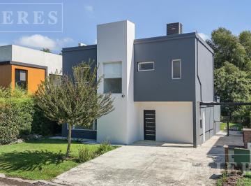 Casa · 129m² · 4 Ambientes · 1 Cochera · Casa en Venta en Los Robles, La Cañada de Pilar