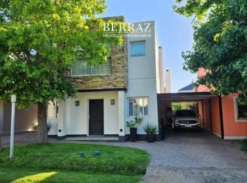 Casa · 119m² · Casa Venta 3 Dorm. Barrio Habitat Lote de 304 m² Pilar, Zona Norte