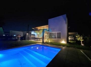 Casa · 140m² · 4 Ambientes · 2 Cocheras · Casa en Venta en Santa Emilia, Pilar del Este, Pilar