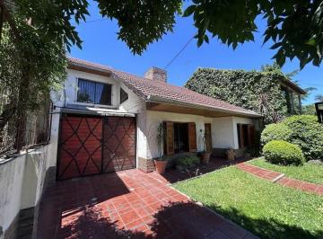 Casa · 170m² · 5 Ambientes · 1 Cochera · Casa en Temperley