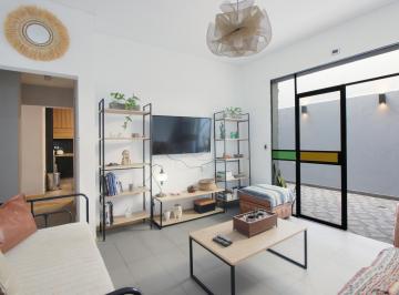 PH · 92m² · 3 Ambientes · PH de Categoría Reciclado a Nuevo, Luminoso y con Fondo, Lanusita.