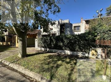 Casa · 160m² · 4 Ambientes · 2 Cocheras · Excepcional Casa en Venta Boulogne Barrio Malvinas