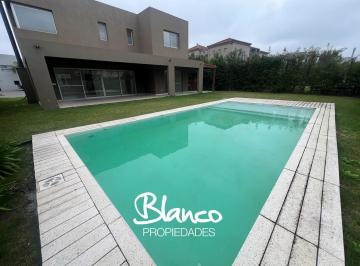 Casa · 207m² · 4 Ambientes · 2 Cocheras · Casa en Venta en Barbarita, General Pacheco, Tigre