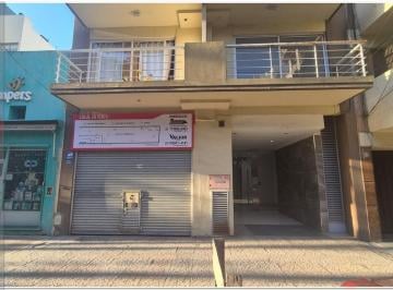 Local comercial · 282m² · Local en Villa del Parque 299,75 m² Totales - 2 Baños - Bajas Expensas - Alquilado Hasta Marzo 2027