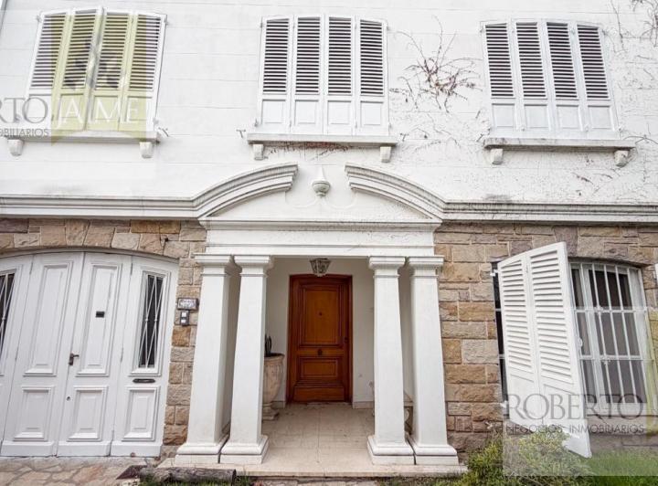 Casa · 280m² · 5 Ambientes · 2 Cocheras