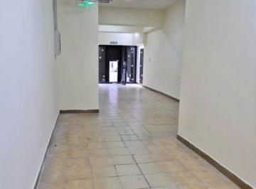 Local comercial · 130m² · 2 Ambientes · Local en Alquiler - Flores
