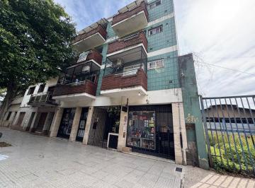 Departamento · 32m² · 2 Ambientes · Venta 2 Amb 2 Patios a Reciclar en Pompeya en P. B