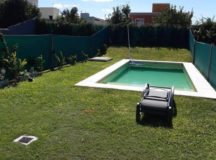 Casa · 180m² · 8 Ambientes · 3 Cocheras