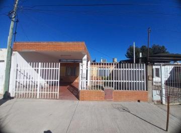 Casa · 63m² · 4 Ambientes · 1 Cochera · Casa en Venta