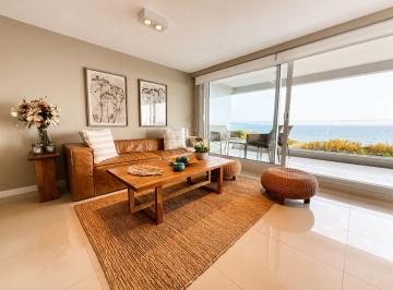 Departamento · 94m² · 4 Ambientes · 1 Cochera · Venta Apartamento 2 Suites + Dependencia Playa Mansa