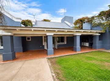 Casa de 5 ambientes, Córdoba · ¡Casa en Alquiler en Barrio Cerrado con 3 Dorm., Cochera y Quincho! B° Villa Retiro