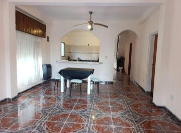 Casa · 121m² · 5 Ambientes · Casa en Venta de 5 Ambientes en Moreno Patio