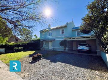 Casa · 280m² · 7 Ambientes · 2 Cocheras · Villa Belgrano con Amplio Parque y Pileta
