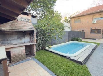 Casa · 217m² · 4 Ambientes · 1 Cochera · 4 Ambientes Pileta Jardin Cochera Quincho