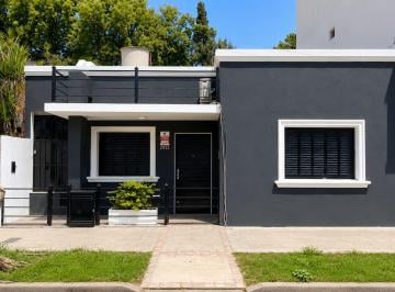 Casa · 116m² · 3 Ambientes · Casa 3 Amb Venta Golf San Andres - Pileta y Quincho