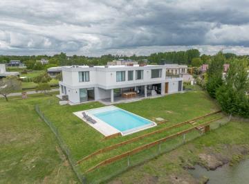 Casa · 330m² · 7 Ambientes · 4 Cocheras · Venta Casa en Cardales Permuta