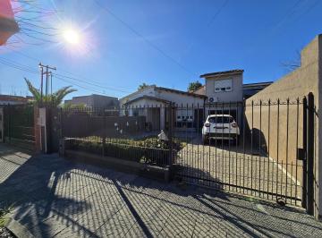 Casa · 199m² · 5 Ambientes · 4 Cocheras · Casa en Merlo
