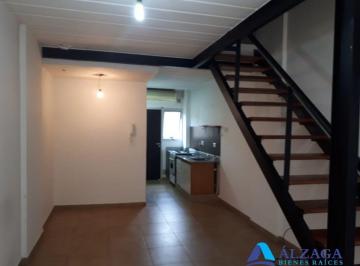 Garage , Quilmes · Quilmes, en Excelente Zona Comercial, Sobre Av Mitre, 3 Ambientes, Cochera