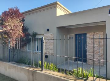 Casa · 125m² · 4 Ambientes · 1 Cochera · Casa en Venta en Tres Arrroyos en Barrio Residencial