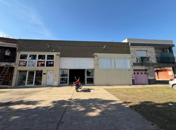 Bodega-Galpón · 275m² · 2 Ambientes · 25 Cocheras