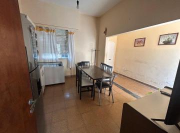 Casa · 70m² · 4 Ambientes · Venta Casa C/ Local Parque Patricios Apto Credito